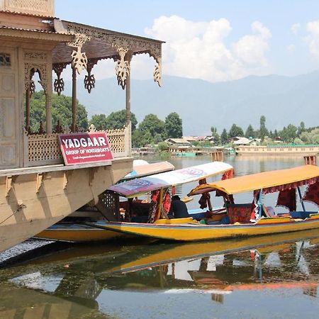 Yadgaar Houseboats Srīnagar Exterior foto