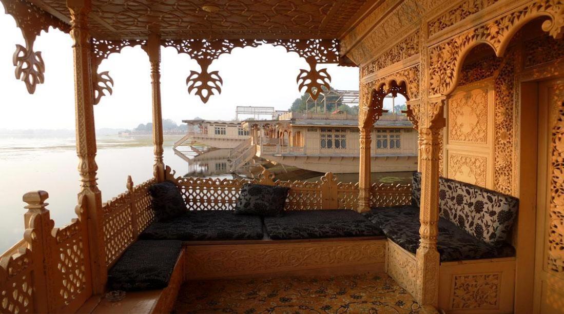 Yadgaar Houseboats Srīnagar Exterior foto